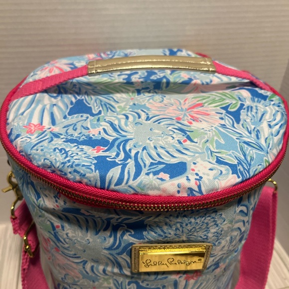 Lilly Pulitzer Insulated Soft Beach Cooler Adjustable Shoulder Strap With Handle - Picture 2 of 7